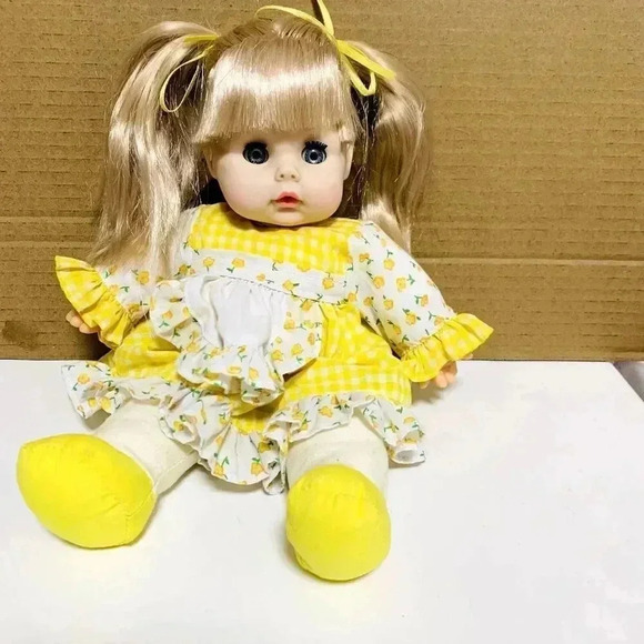 Vintage Goldberger EEGEE Co. 1970's 10" Doll Sleep Eyes Cloth Vinyl. - Picture 1 of 9